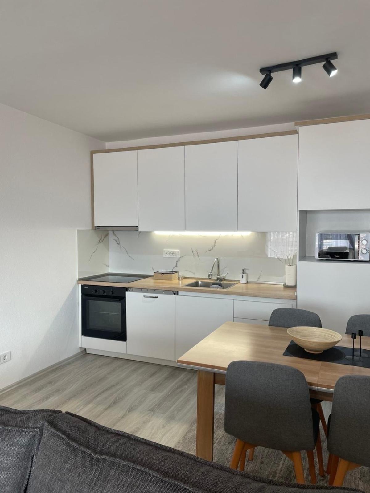 Apartment Prizreni-Free Private Parking Экстерьер фото